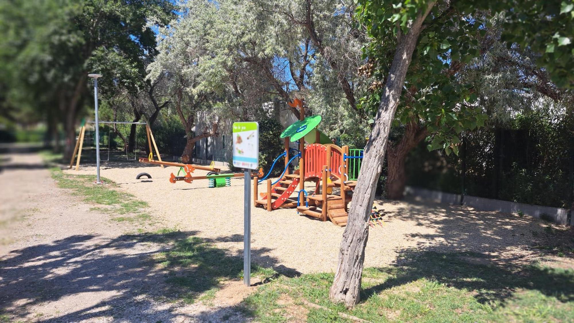 Mobile Home Climatise 3 Chambres A Narbonne Plage Eksteriør bilde